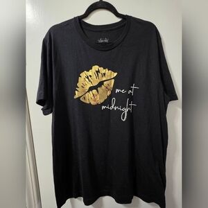 Womwn's Black Tee with Gold Lip Print